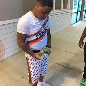 Meet your Posher, Lewis